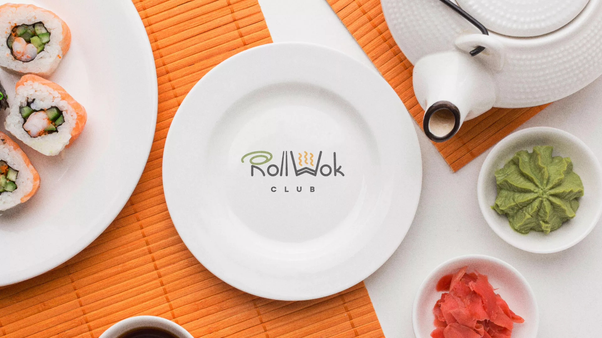 Разработка логотипа и фирменного стиля суши-бара «Roll Wok Club» в Тарко-Сале